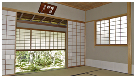 「梅雄軒」（ばいゆうけん）